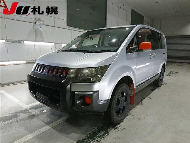 MITSUBISHI DELICA D5 2013
