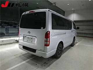 TOYOTA HIACE VAN 2011