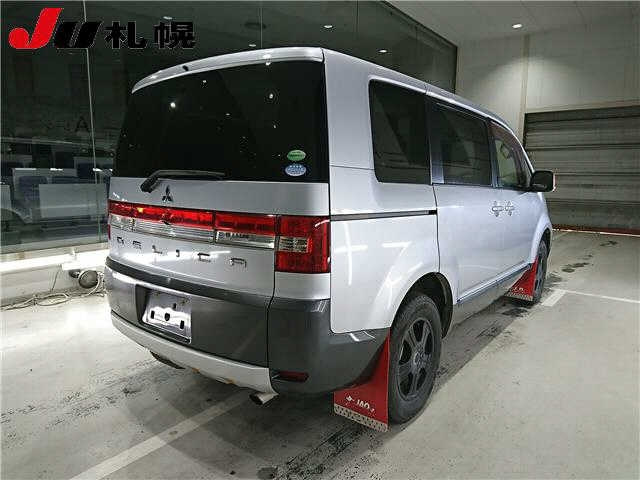 MITSUBISHI DELICA D5 2013