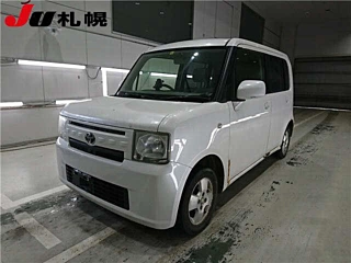 TOYOTA PIXIS SPACE 2012