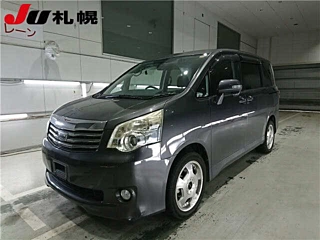 TOYOTA NOAH 2011