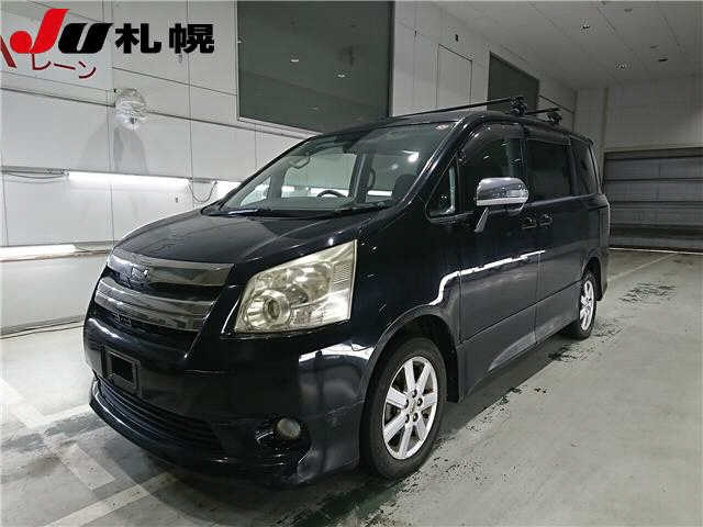 TOYOTA NOAH 2008