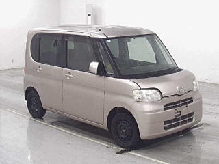 DAIHATSU TANTO 2011