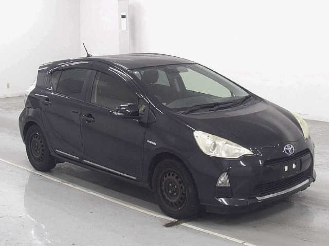 TOYOTA AQUA 2013
