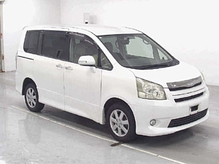 TOYOTA NOAH 2008