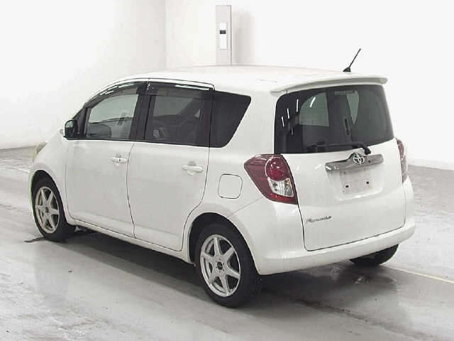 TOYOTA RACTIS 2010