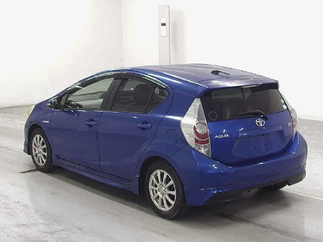 TOYOTA AQUA 2012