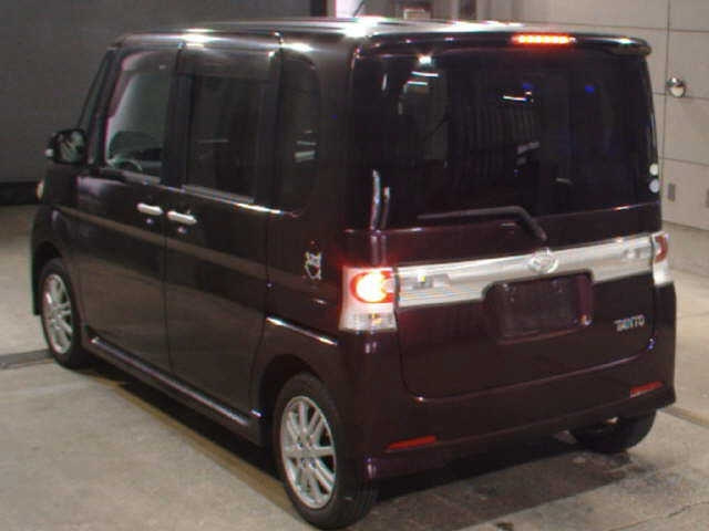 DAIHATSU TANTO 2008