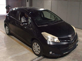 TOYOTA VITZ 2011