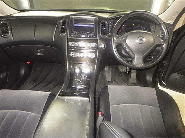 NISSAN SKYLINE CROSSOVER 2013