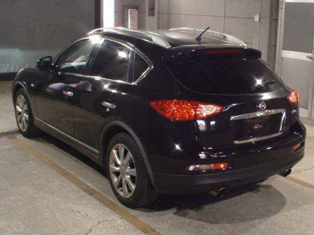 NISSAN SKYLINE CROSSOVER 2013