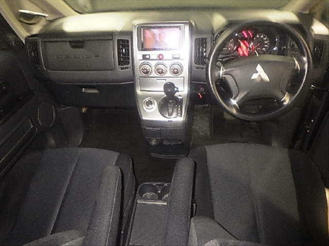 MITSUBISHI DELICA D5 2010