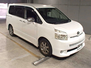 TOYOTA VOXY 2008