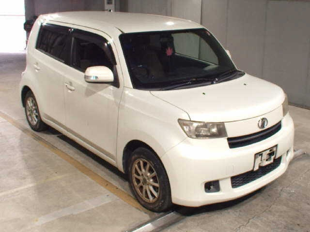 TOYOTA BB 2010