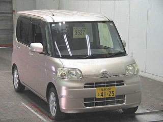 DAIHATSU TANTO 2010
