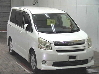TOYOTA NOAH 2008