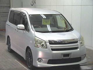 TOYOTA NOAH 2009