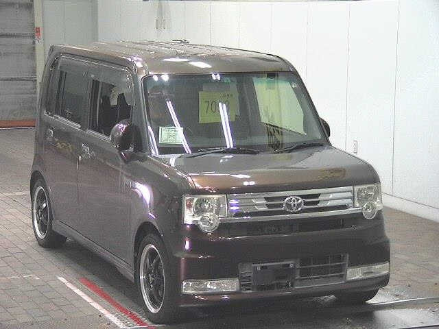 TOYOTA PIXIS SPACE 2014