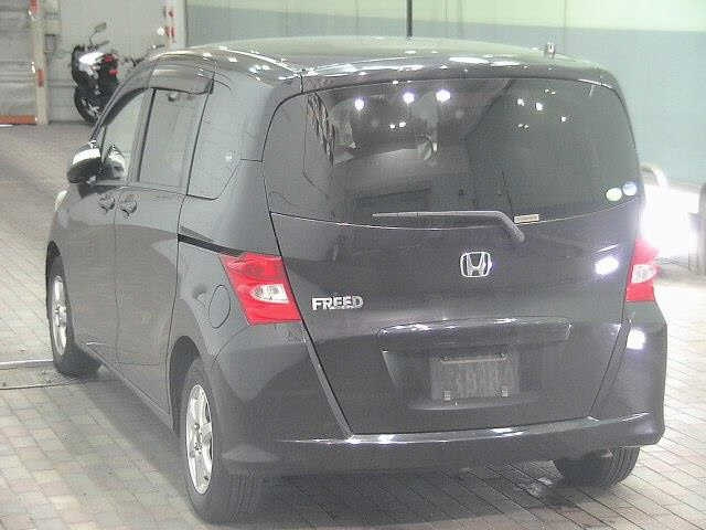 HONDA FREED 2010