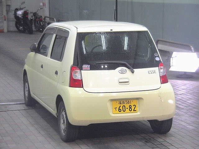 DAIHATSU ESSE 2011