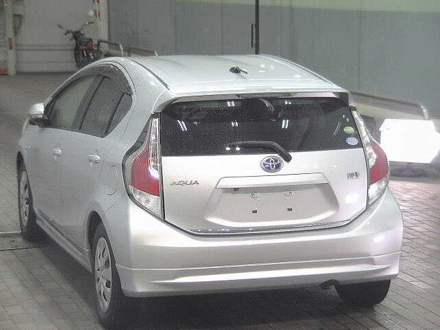 TOYOTA AQUA 2012