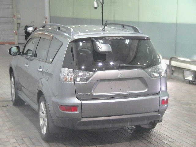 MITSUBISHI OUTLANDER 2011