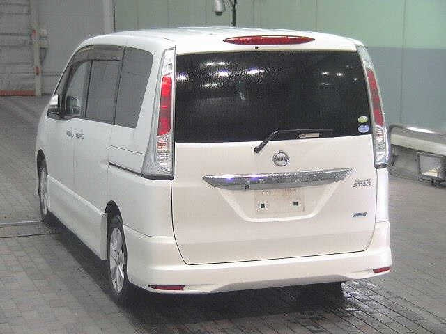 NISSAN SERENA 2011