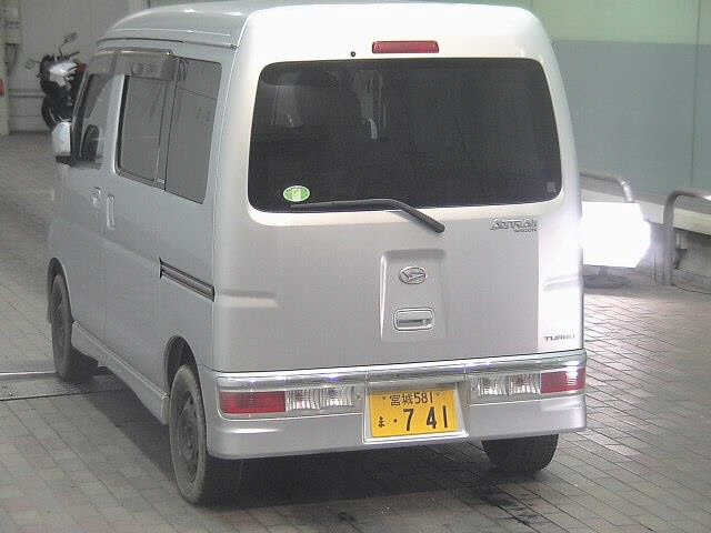DAIHATSU ATRAI WAGON 2011