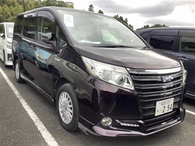 TOYOTA NOAH 2016