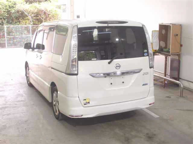 NISSAN SERENA 2013