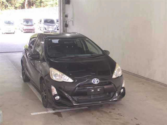 TOYOTA AQUA 2015
