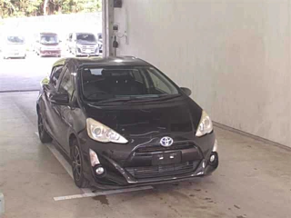 TOYOTA AQUA 2015