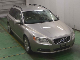 VOLVO V70 2010