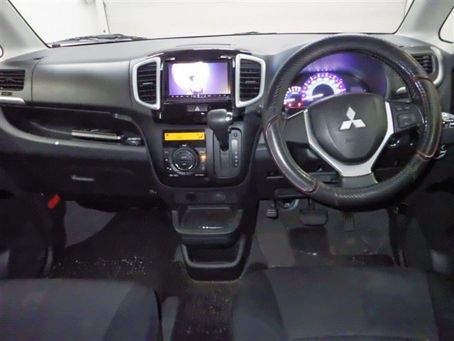 MITSUBISHI DELICA D2 2014