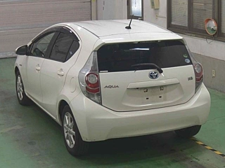 TOYOTA AQUA 2012