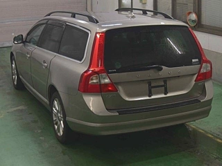 VOLVO V70 2010