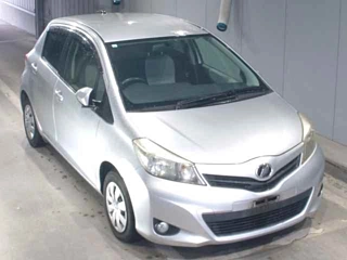 TOYOTA VITZ 2011