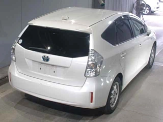 TOYOTA PRIUS ALPHA 2013