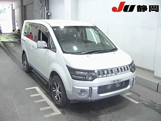 MITSUBISHI DELICA D5 2010