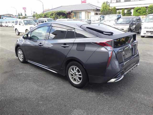 TOYOTA PRIUS 2016