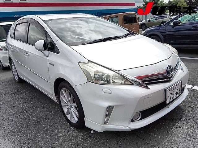 TOYOTA PRIUS ALPHA 2012