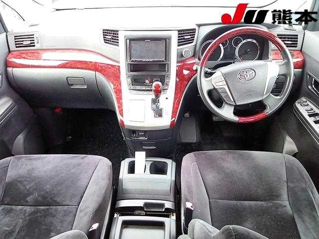 TOYOTA VELLFIRE 2009