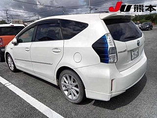 TOYOTA PRIUS ALPHA 2012