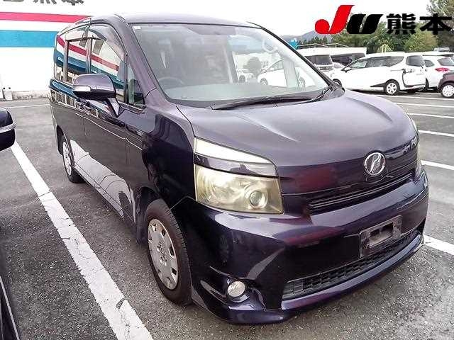 TOYOTA VOXY 2009