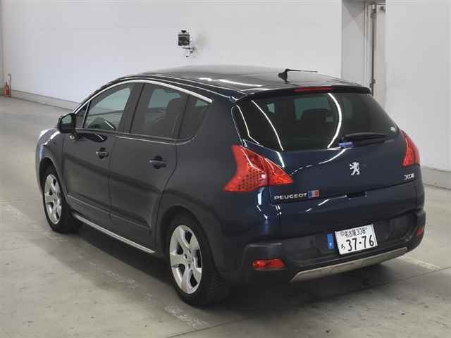 PEUGEOT 3008 2011
