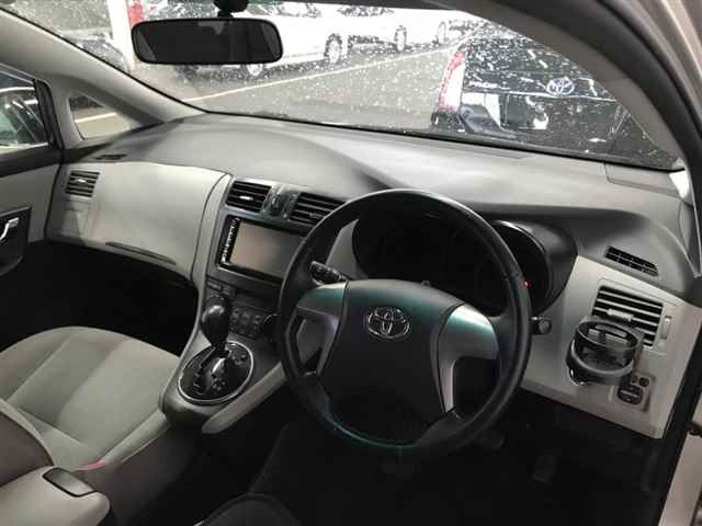 TOYOTA MARK X ZIO 2009