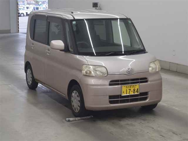 DAIHATSU TANTO 2010