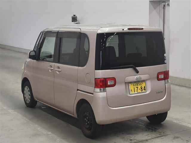 DAIHATSU TANTO 2010