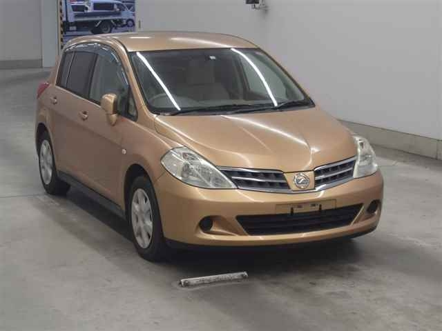 NISSAN TIIDA 2010