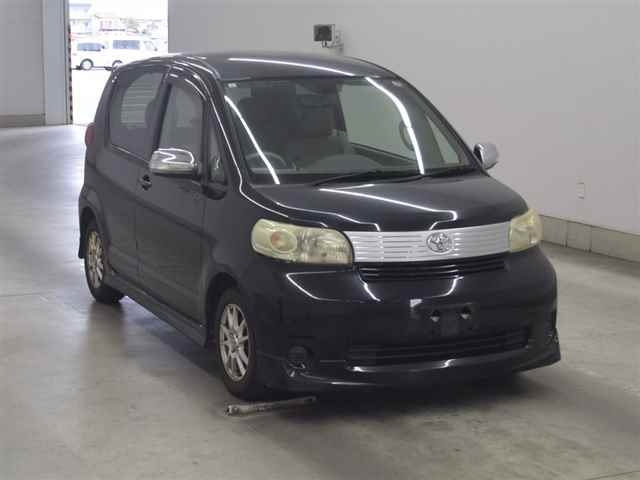 TOYOTA PORTE 2010